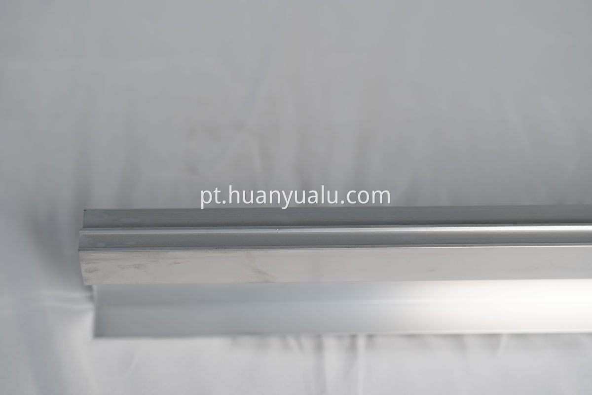 Battery tray